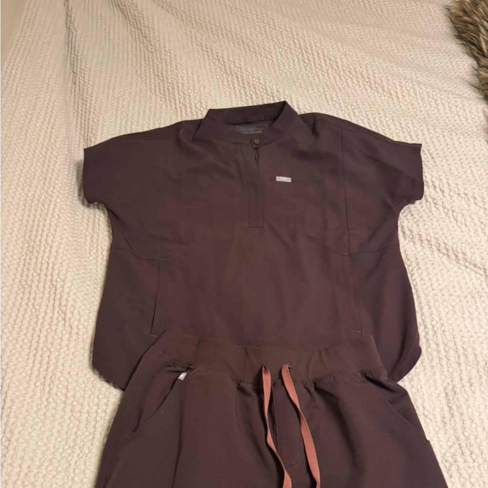 Figs Technical Collection Top in Brown